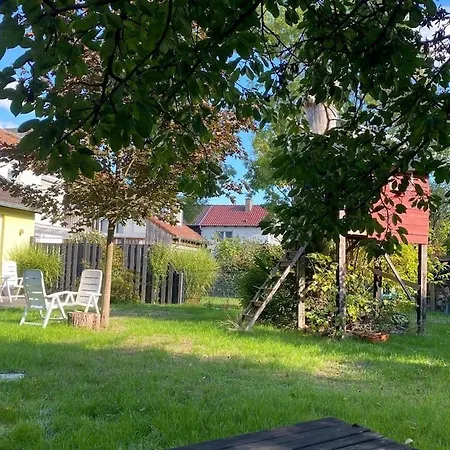 Lichtdurchflutetes Haus Mit Garten Zum Geniessen דירה